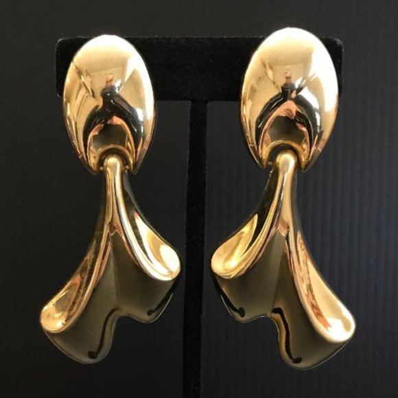 Vintage Gold-Tone Door Knocker Clip-on Earrings - Picture 2 of 7